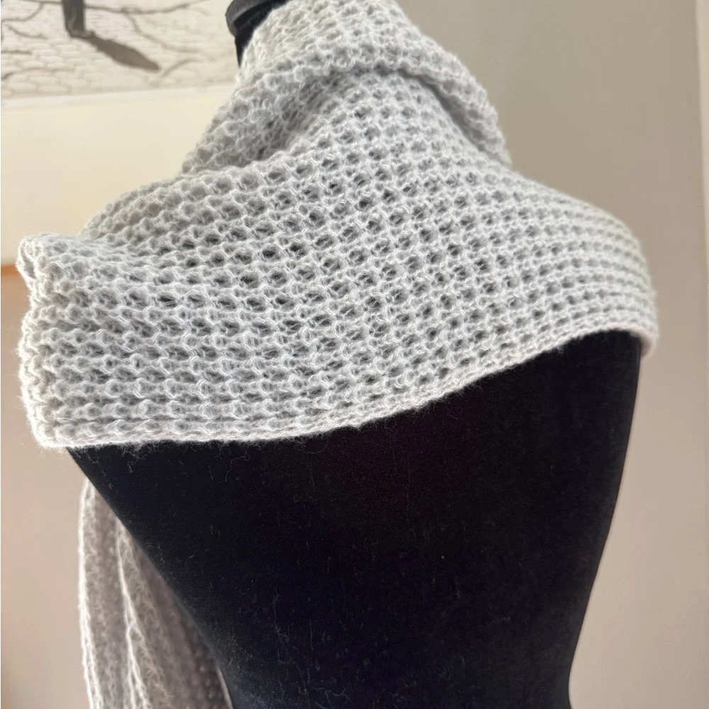 NWT. MACYS SCARF WRAP Style & Co. SOFT & warm Light Gray Textured Scarf. NWT - Picture 3 of 5